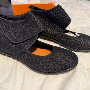 Bernie Mav. Black metallic Mary Jane Flats Adjustable StrapWomen’s size 7 (38)